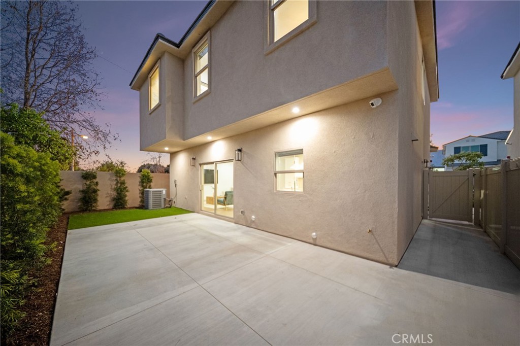Paramount, California, 90723, United States, 4 Bedrooms Bedrooms, ,3 BathroomsBathrooms,Residential,For Sale,1926475