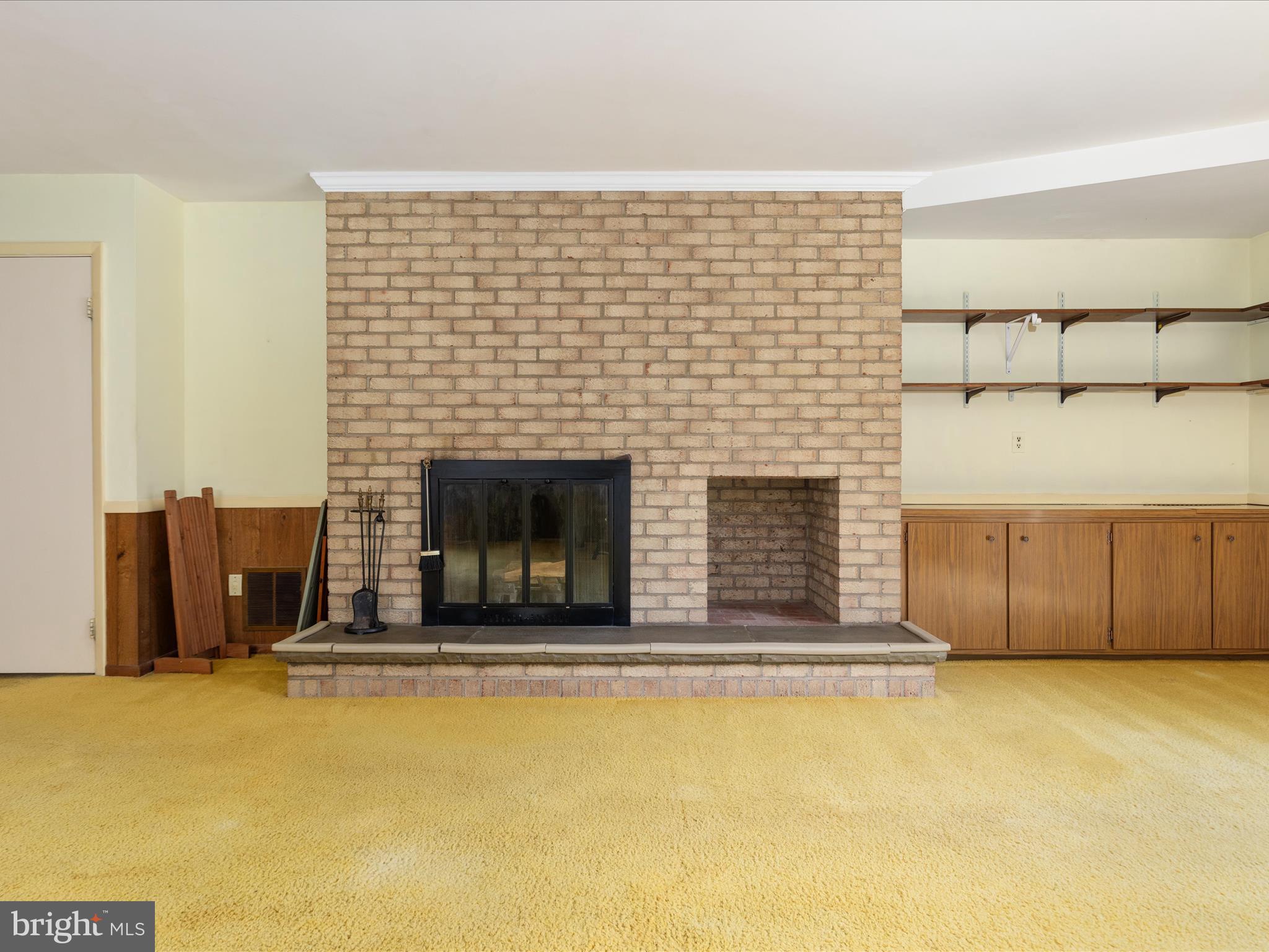 Falls Church, Virginia, 22043, United States, ,Residential,For Sale,1914114