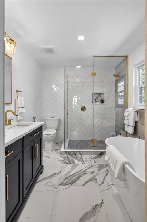 Seminole, Florida, 33776, United States, 3 Bedrooms Bedrooms, ,3 BathroomsBathrooms,Residential,For Sale,1989407