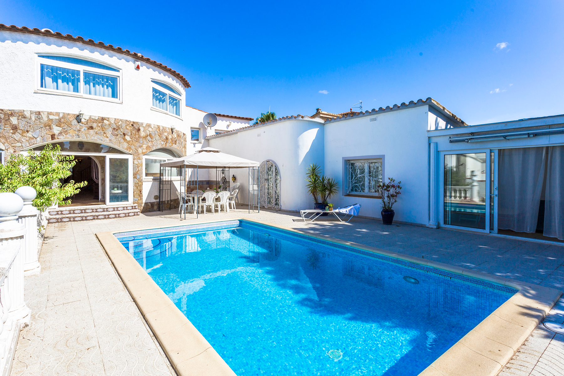  Mediterranean Independent Villa in Empuriabrava with Private Mooring - 物件實景