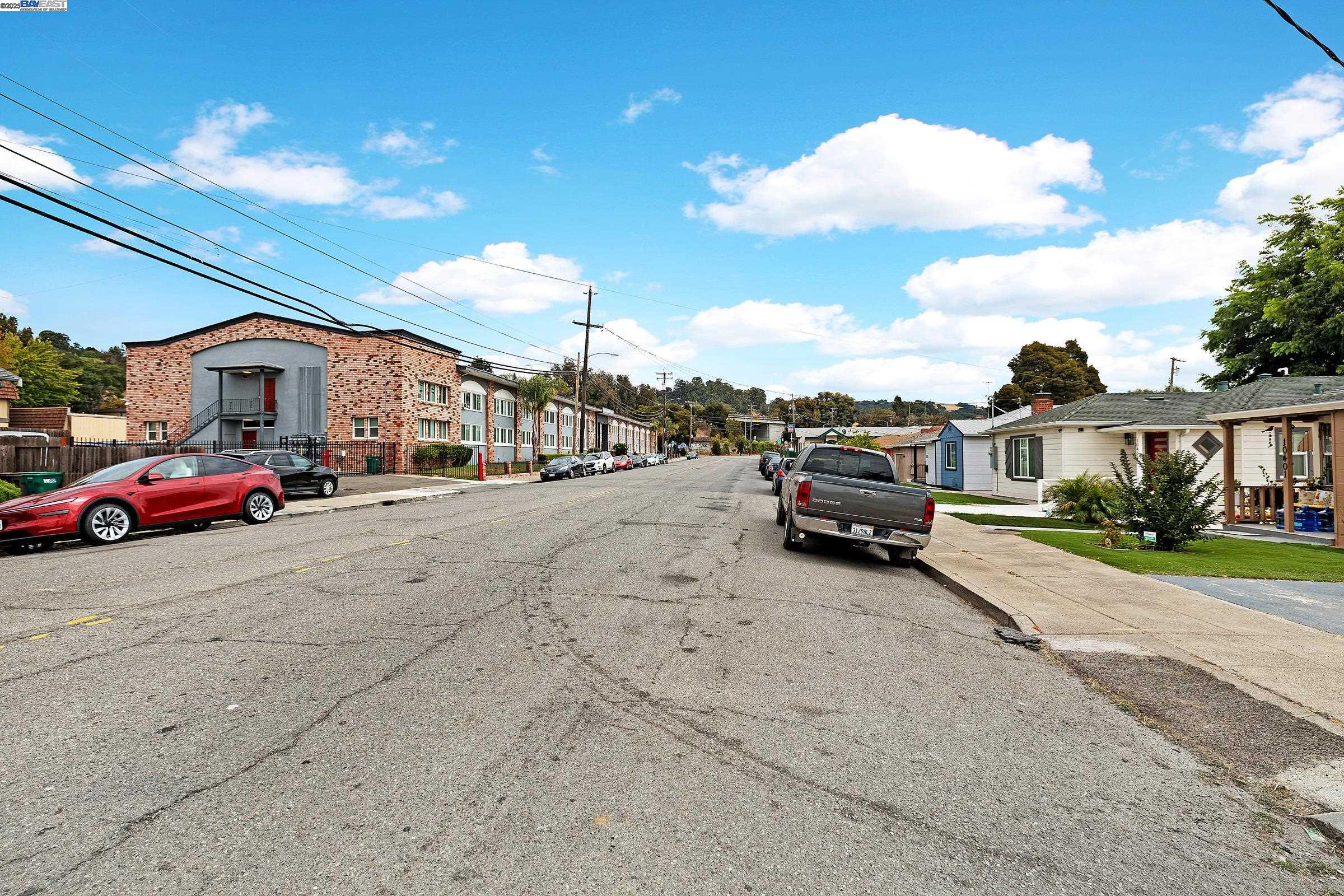 Oakland, California, 94605, United States, 4 Bedrooms Bedrooms, ,1 BathroomBathrooms,Residential,For Sale,1941828