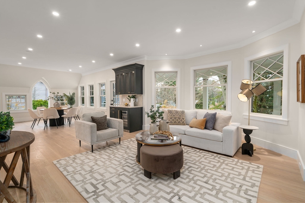 Newton, Massachusetts, 02465, United States, 6 Bedrooms Bedrooms, ,7 BathroomsBathrooms,Residential,For Sale,1995687