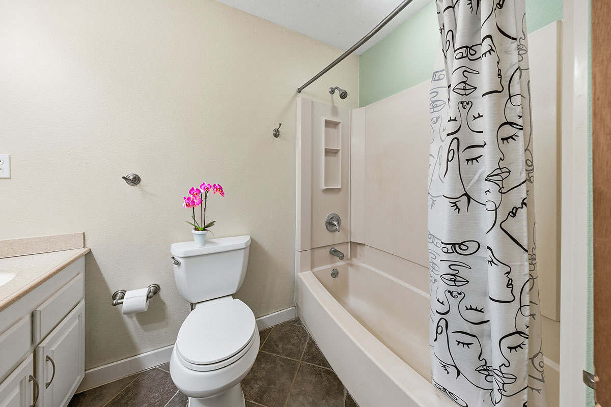 Kapaa, Hawaii, 96746, United States, 4 Bedrooms Bedrooms, ,2 BathroomsBathrooms,Residential,For Sale,1989246