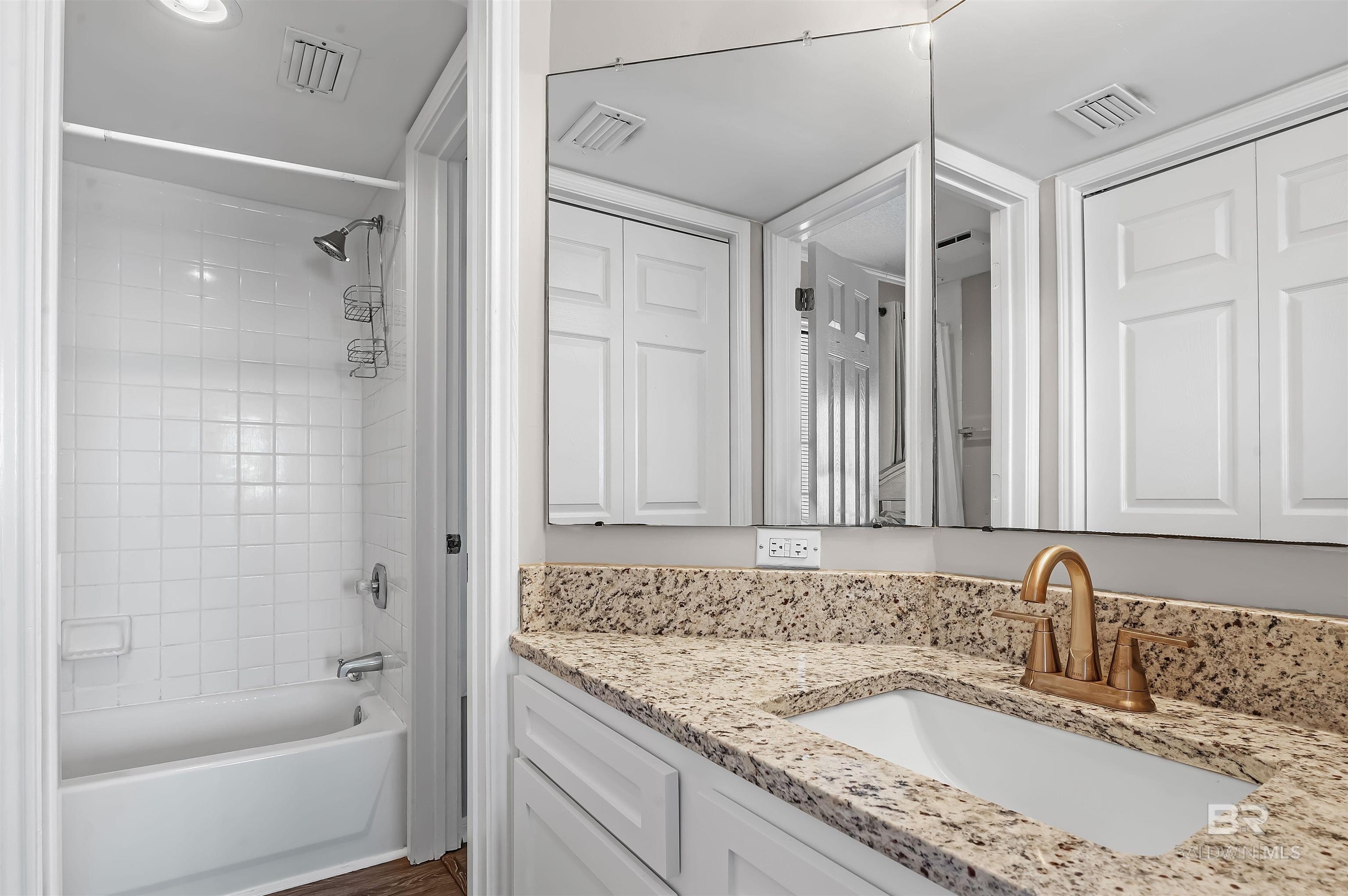 Gulf Shores, Alabama, 36542, United States, 3 Bedrooms Bedrooms, ,3 BathroomsBathrooms,Residential,For Sale,1979654