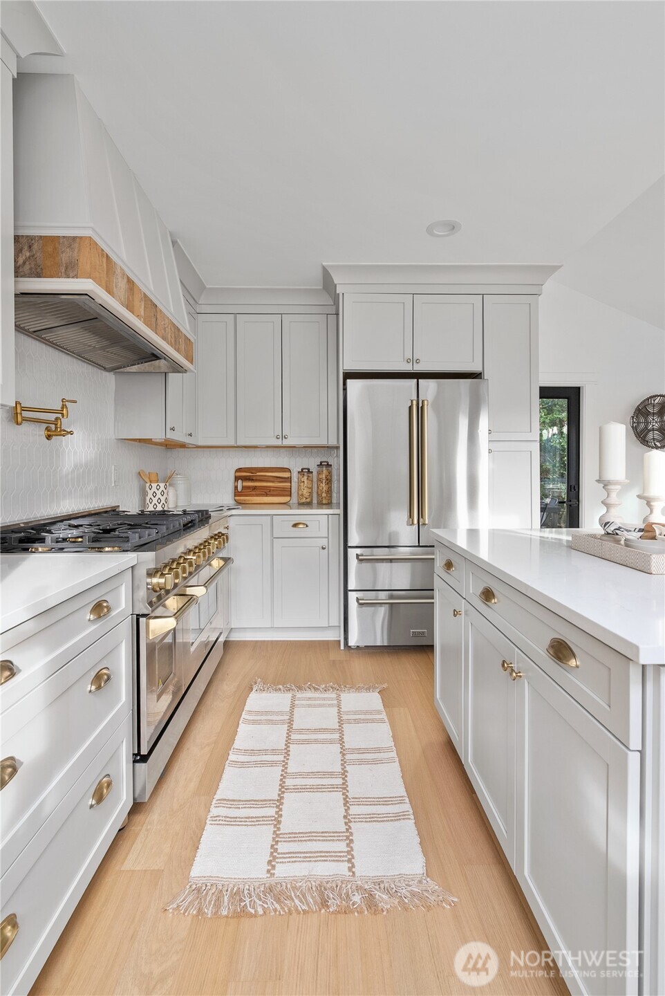 Seattle, Washington, 98109, United States, 3 Bedrooms Bedrooms, ,1 BathroomBathrooms,Residential,For Sale,1999766