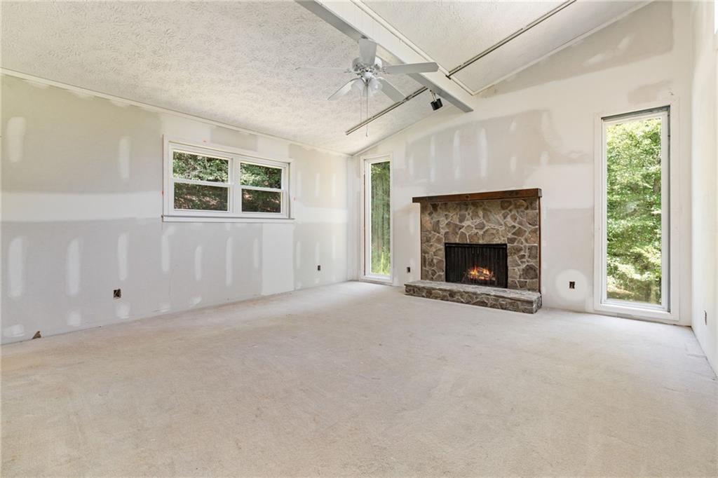 Dahlonega, Georgia, 30533, United States, 4 Bedrooms Bedrooms, ,4 BathroomsBathrooms,Residential,For Sale,1976865