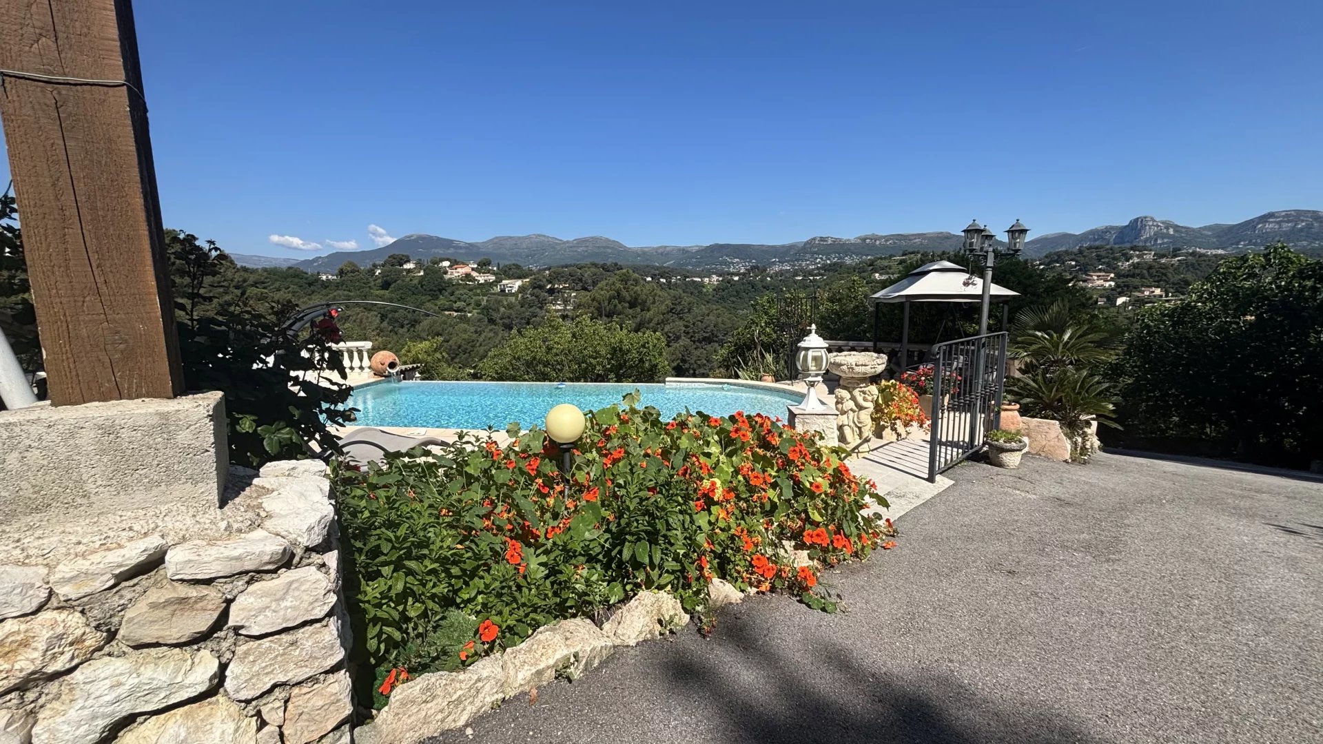 Saint-Paul-de-Vence, Provence-Alpes-Côte d’Azur, 06570, FR, 6 Bedrooms Bedrooms, ,Residential,For Sale,1817530