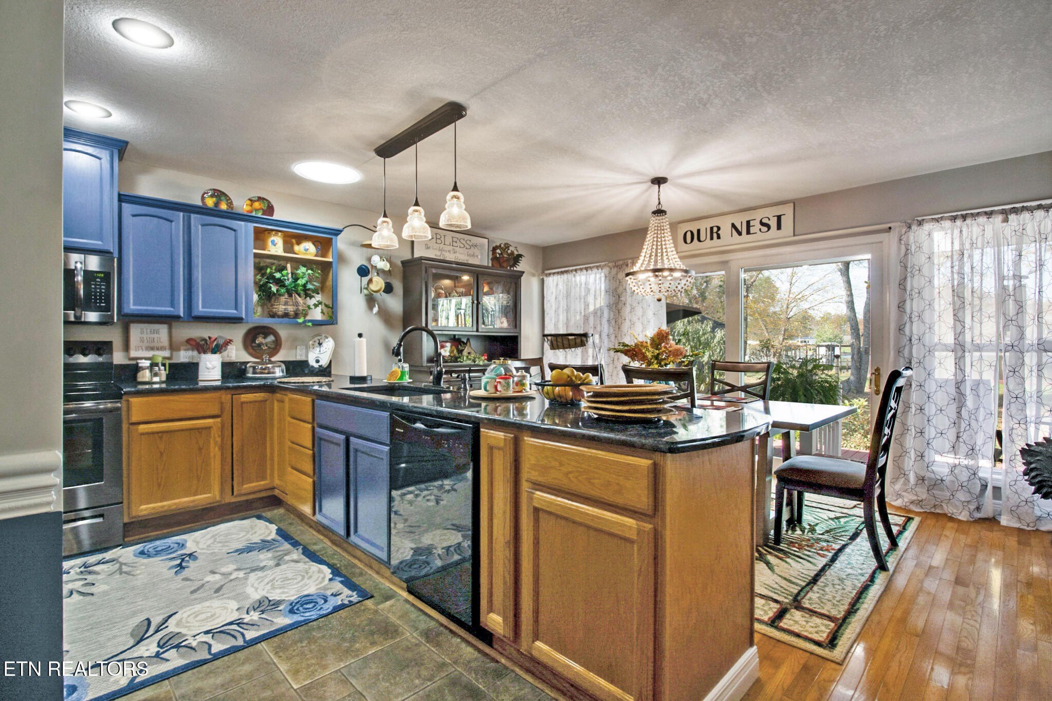 Crossville, Tennessee, 38572, United States, 3 Bedrooms Bedrooms, ,4 BathroomsBathrooms,Residential,For Sale,1977432