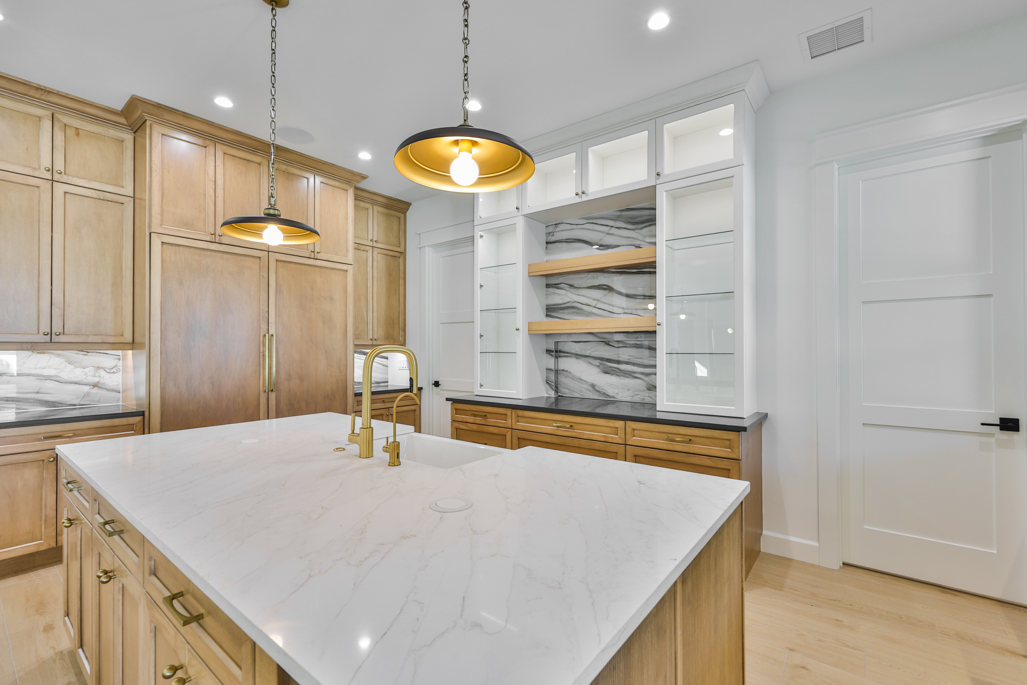 Tampa, Florida, 33629, United States, 5 Bedrooms Bedrooms, ,7 BathroomsBathrooms,Residential,For Sale,2007837