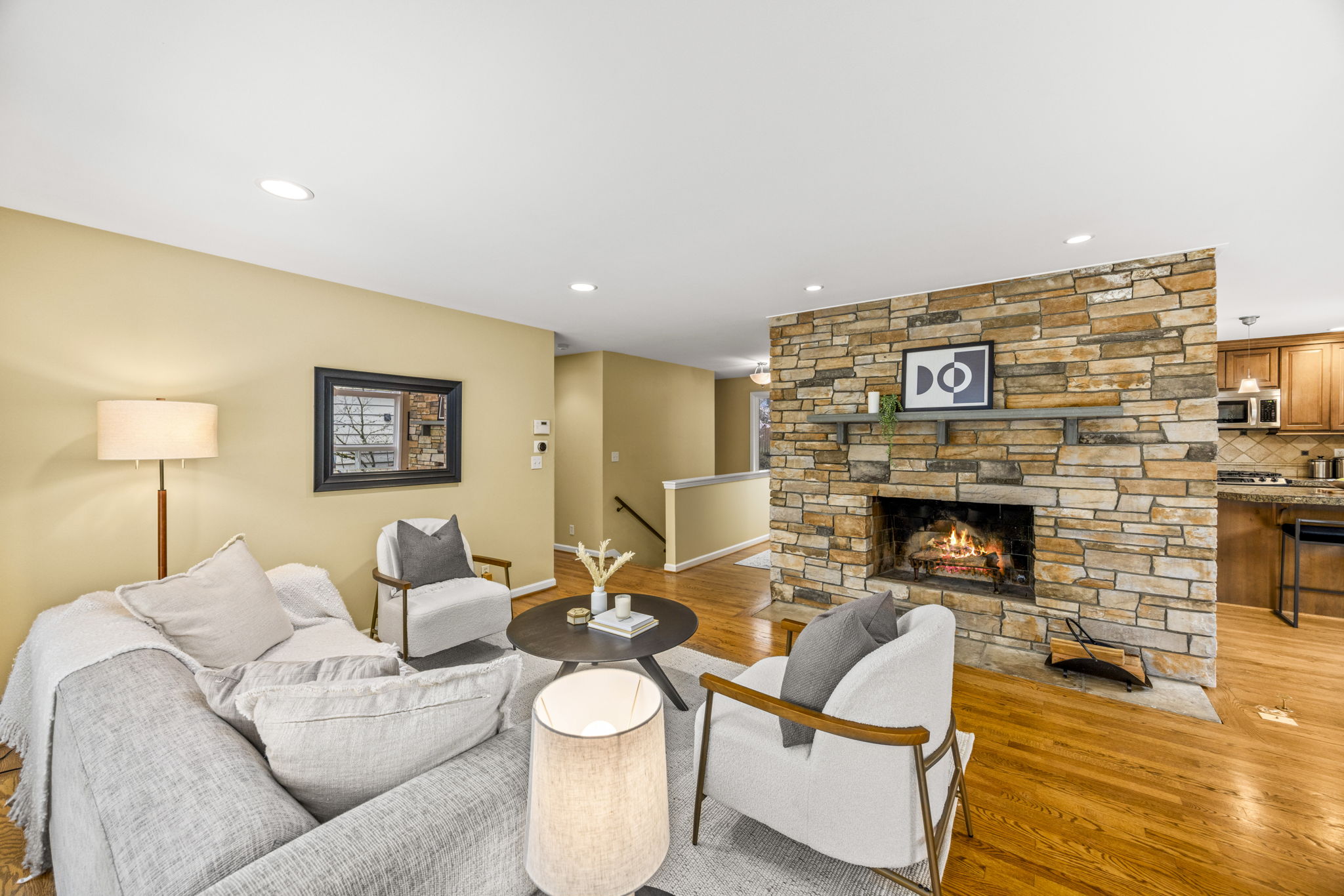  231 105th Ave SE, Bellevue, WA 98004 - 物件實景