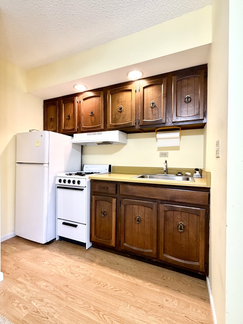 Sycamore, Illinois, 60178, United States, 4 Bedrooms Bedrooms, ,3 BathroomsBathrooms,Residential,For Sale,1988163