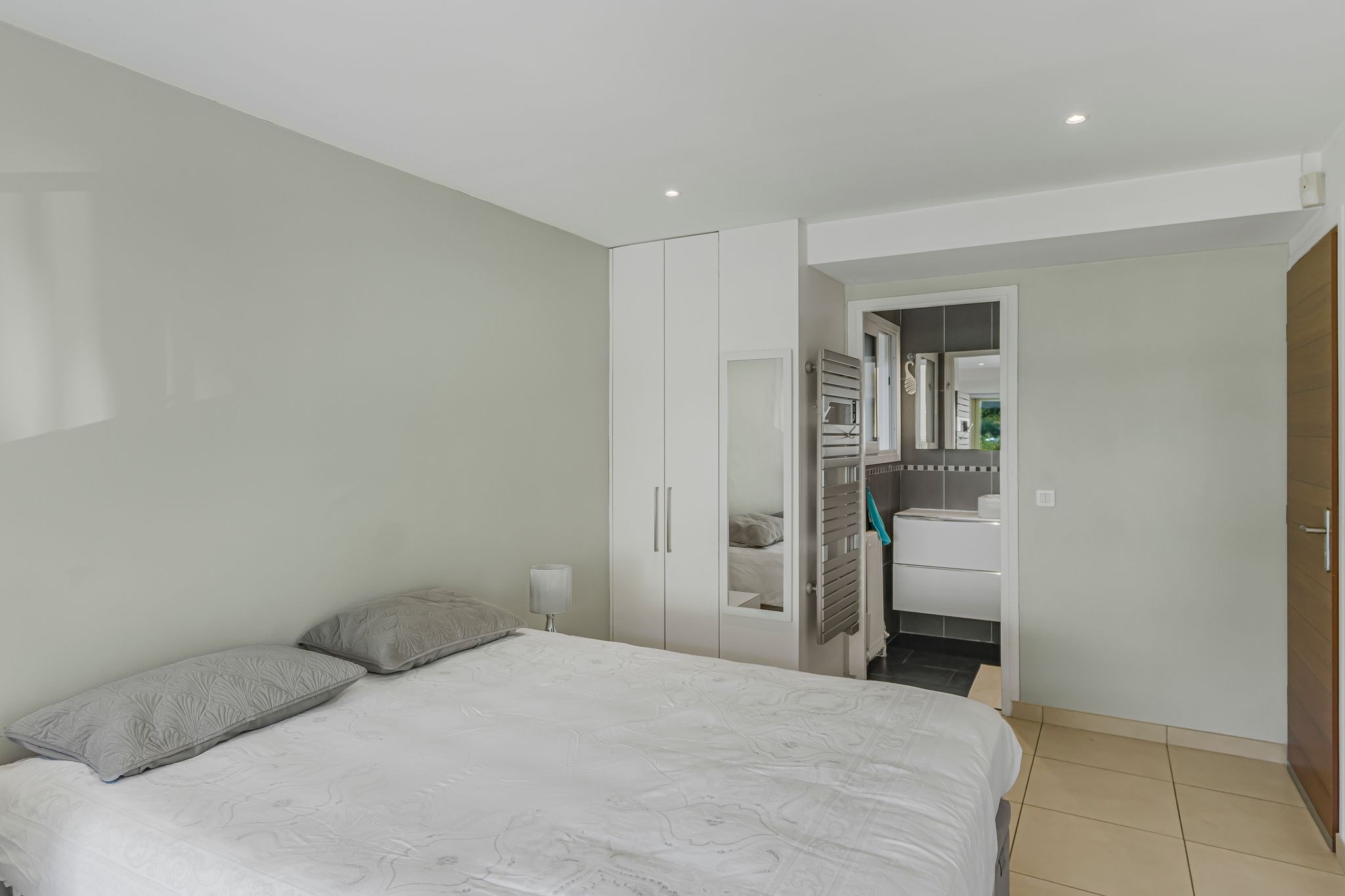  Panoramic Sea View – Elegant Renovated Three-Bedroom Apartment in a Prestigious… - 物件實景