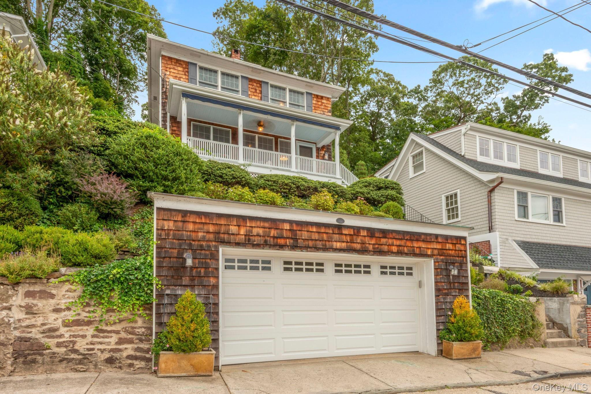 Northport, New York, 11768, United States, 3 Bedrooms Bedrooms, ,2 BathroomsBathrooms,Residential,For Sale,1925556