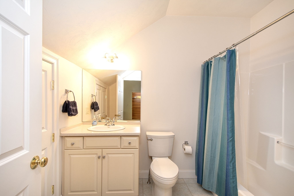 Hanover, Massachusetts, 02339, United States, 2 Bedrooms Bedrooms, ,3 BathroomsBathrooms,Residential,For Sale,1940214