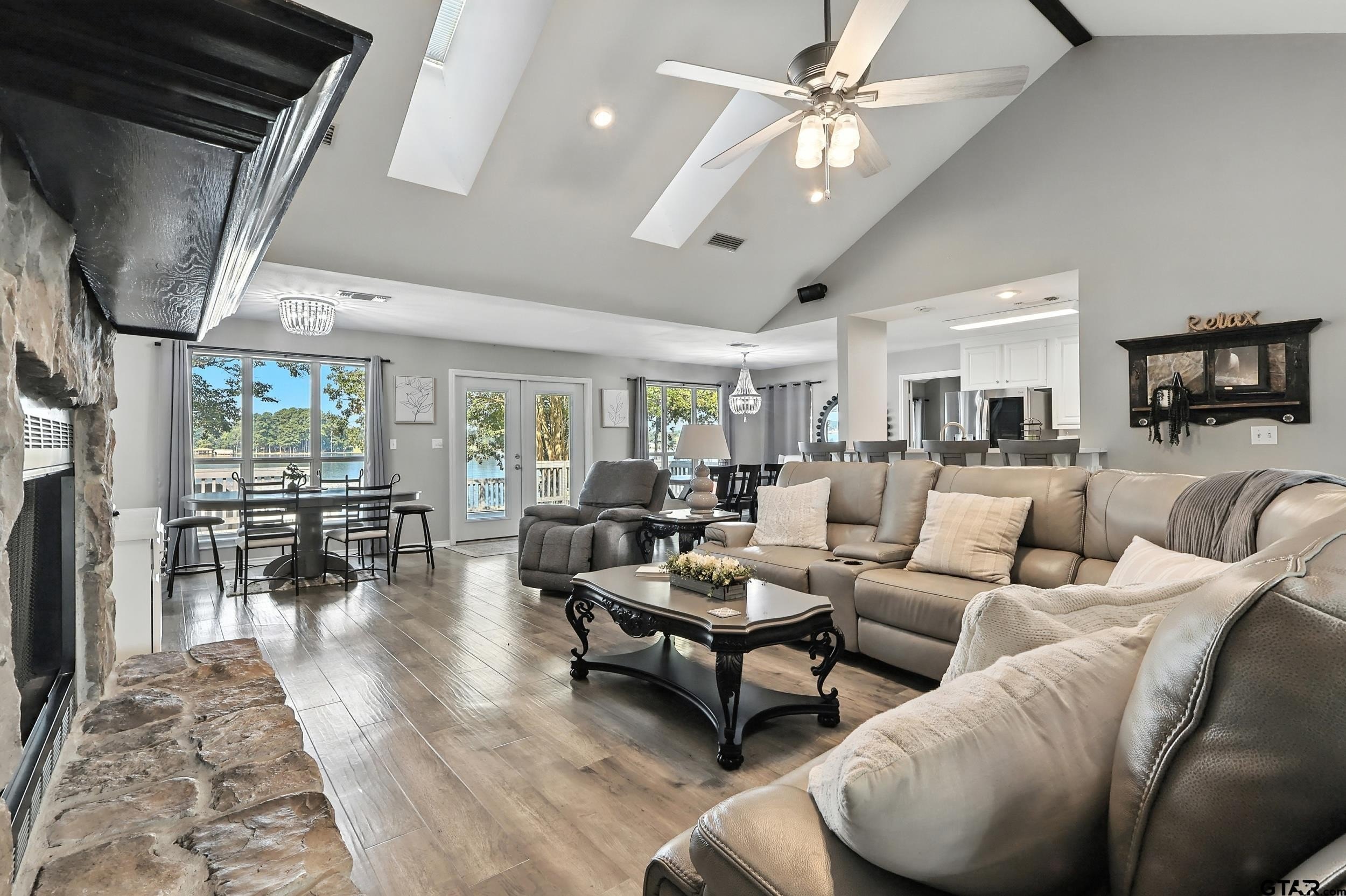 Pittsburg, Texas, 75686, United States, 3 Bedrooms Bedrooms, ,3 BathroomsBathrooms,Residential,For Sale,1977166