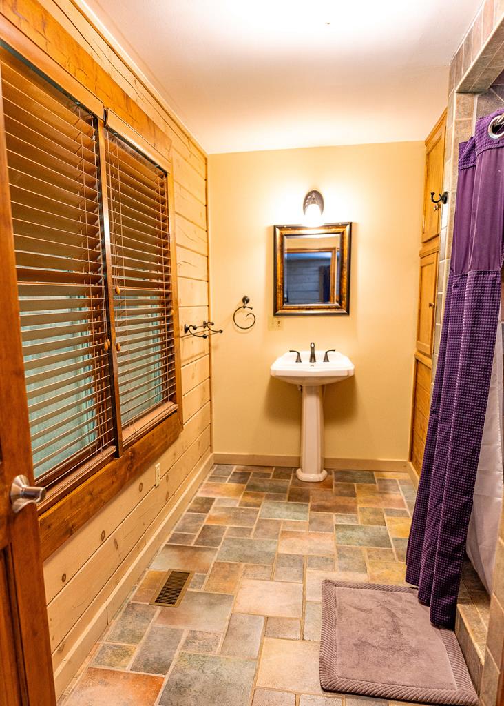 Reliance, Tennessee, 37369, United States, 3 Bedrooms Bedrooms, ,2 BathroomsBathrooms,Residential,For Sale,1985827