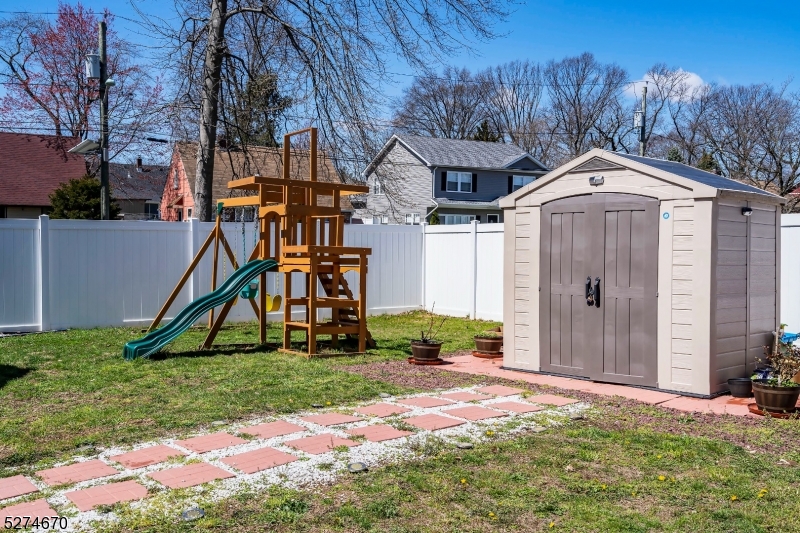 Rahway City, New Jersey, 07065, United States, 4 Bedrooms Bedrooms, ,2 BathroomsBathrooms,Residential,For Sale,1892652