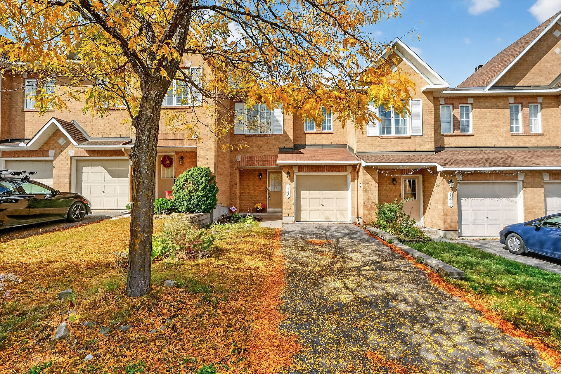 Ottawa, Ontario, K2W1E1, CA, 3 Bedrooms Bedrooms, ,3 BathroomsBathrooms,Residential,For Sale,1995671