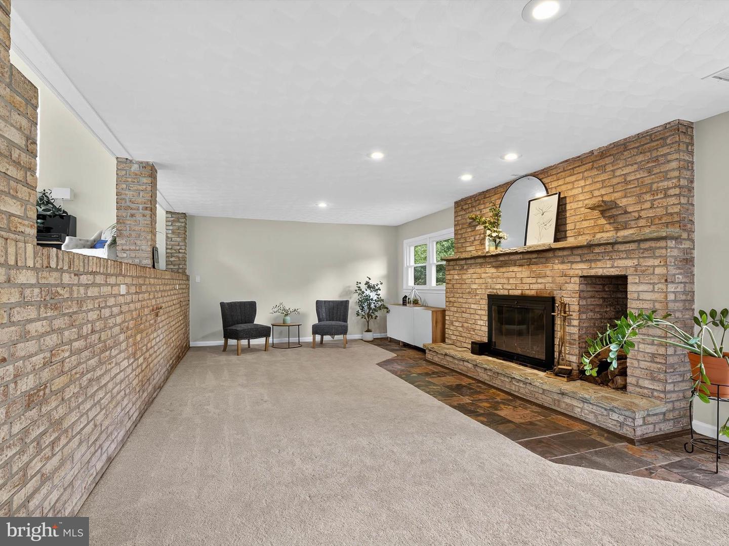 Lancaster, Pennsylvania, 17601, United States, 4 Bedrooms Bedrooms, ,3 BathroomsBathrooms,Residential,For Sale,2003108