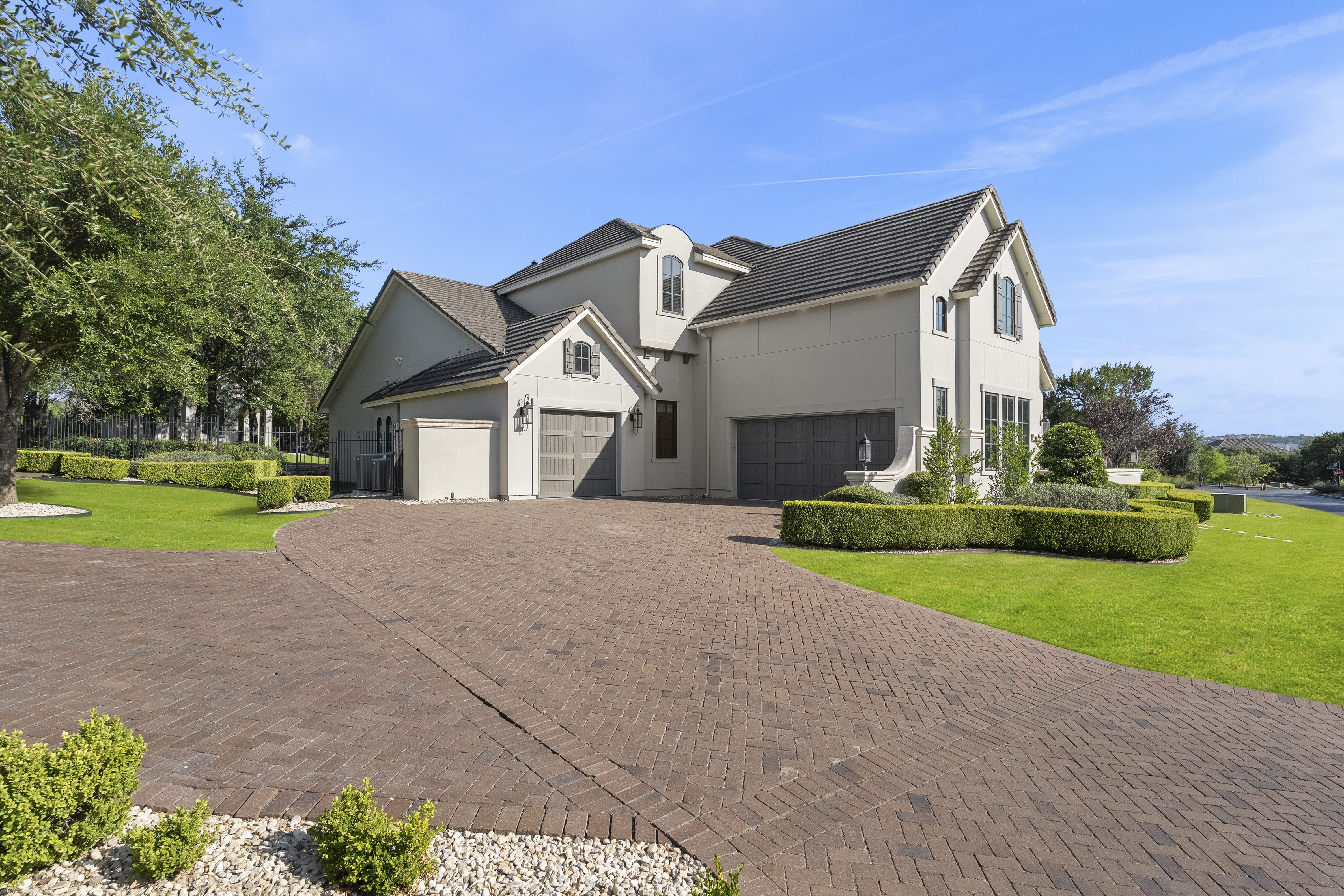  Extraordinary Estate in The Dominion with Dual Residences - 物件實景