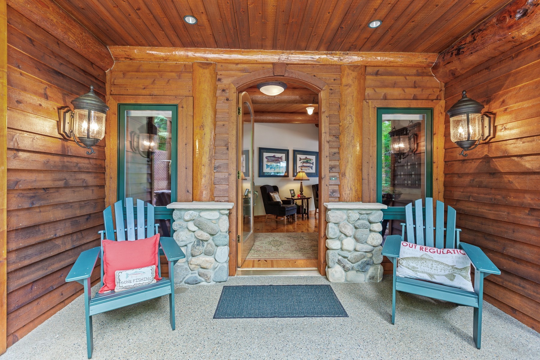  Spectacular Timber Framed Lakefront Living - 物件實景