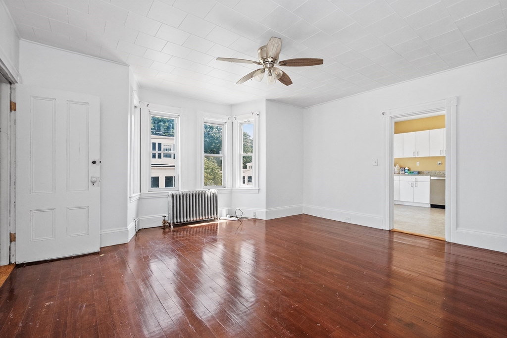Quincy, Massachusetts, 02169, United States, 4 Bedrooms Bedrooms, ,2 BathroomsBathrooms,Residential,For Sale,1919817