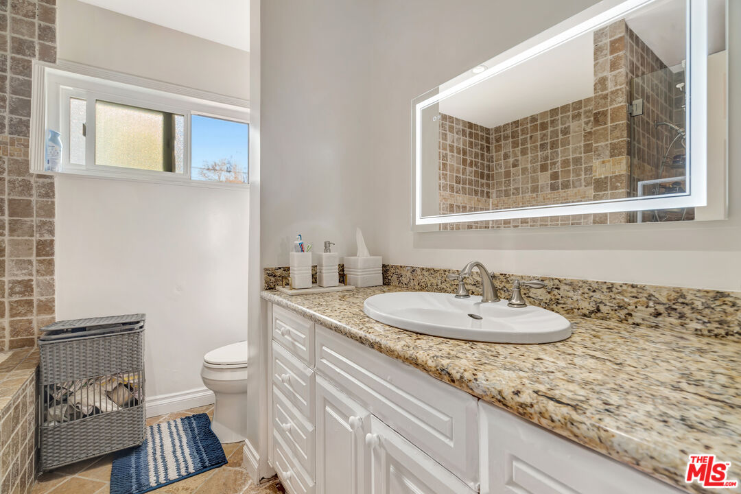 Encino, California, 91436, United States, 2 Bedrooms Bedrooms, ,2 BathroomsBathrooms,Residential,For Sale,1901269