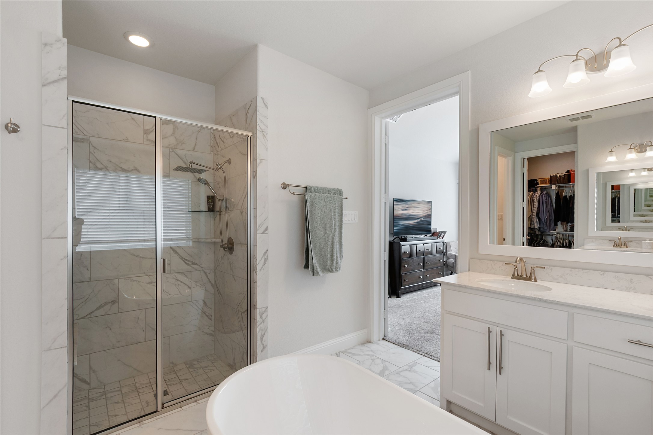 Fort Worth, Texas, 76262, United States, 5 Bedrooms Bedrooms, ,4 BathroomsBathrooms,Residential,For Sale,1917632
