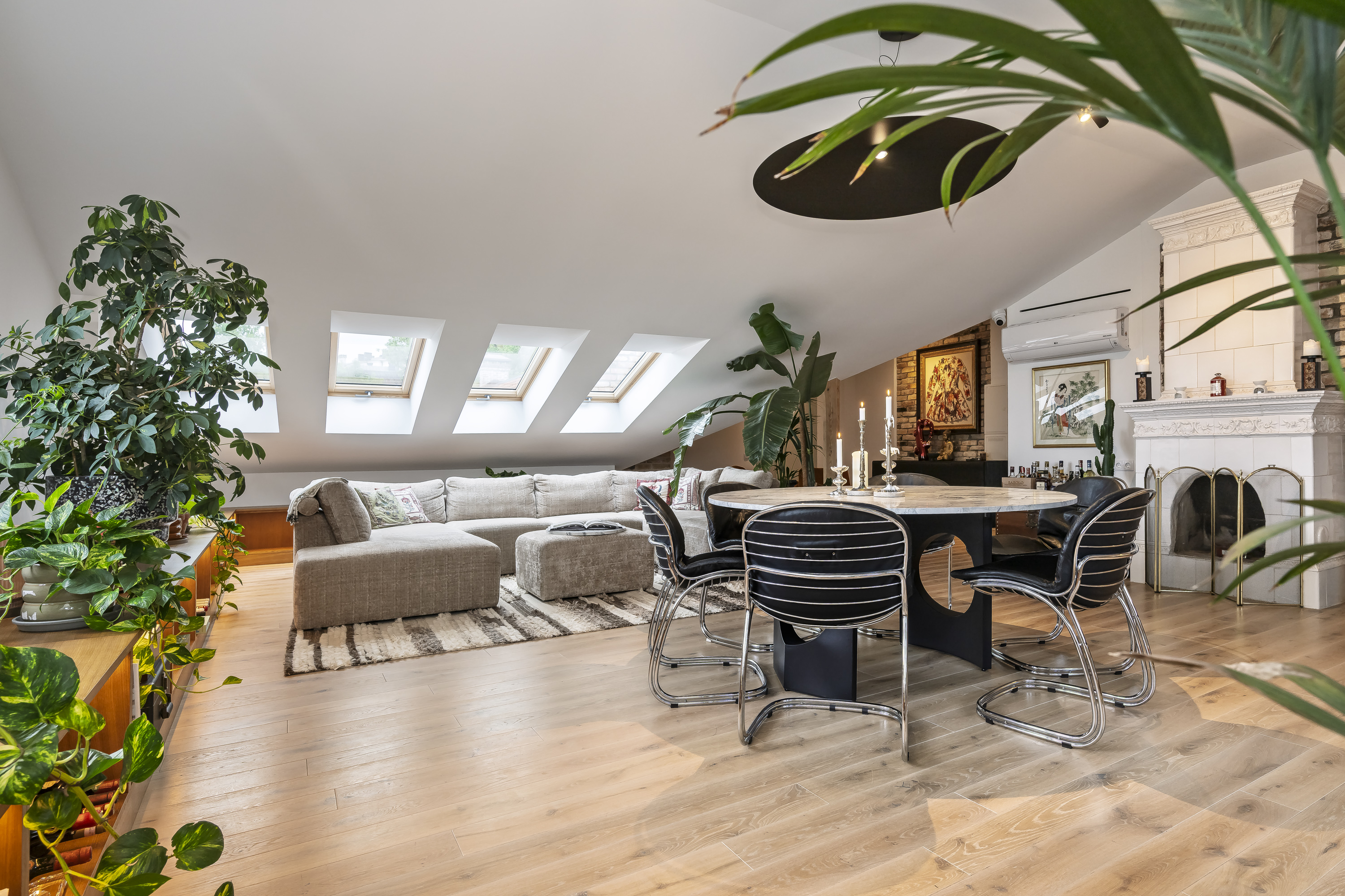  A Timeless Top-Floor Residence in the Heart of Vilnius Old Town - 物件實景