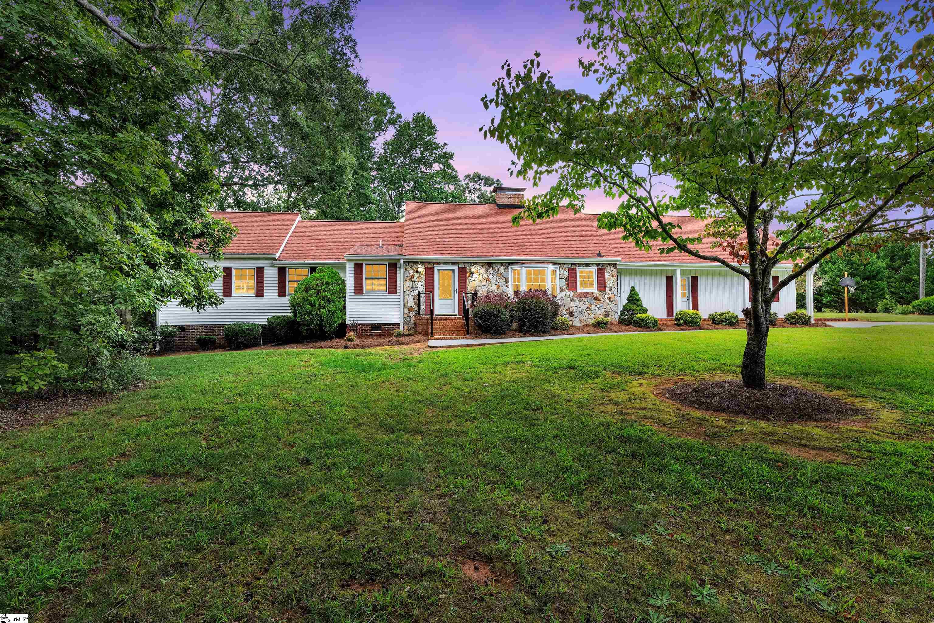 Fountain Inn, South Carolina, 29644, United States, 5 Bedrooms Bedrooms, ,4 BathroomsBathrooms,Residential,For Sale,1938942