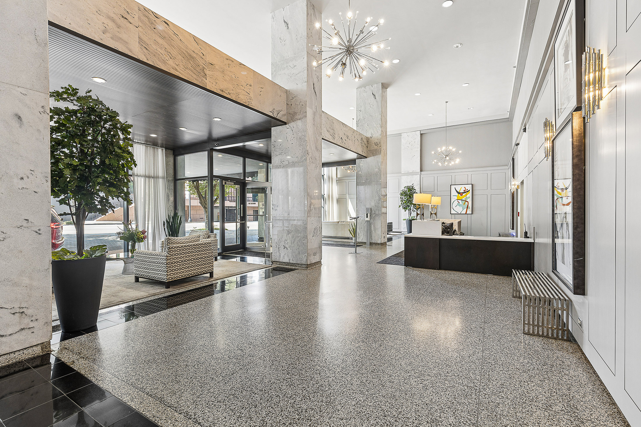 Top Floor Living, Sweeping City Views and Midtown at Your Doorstep - 物件實景