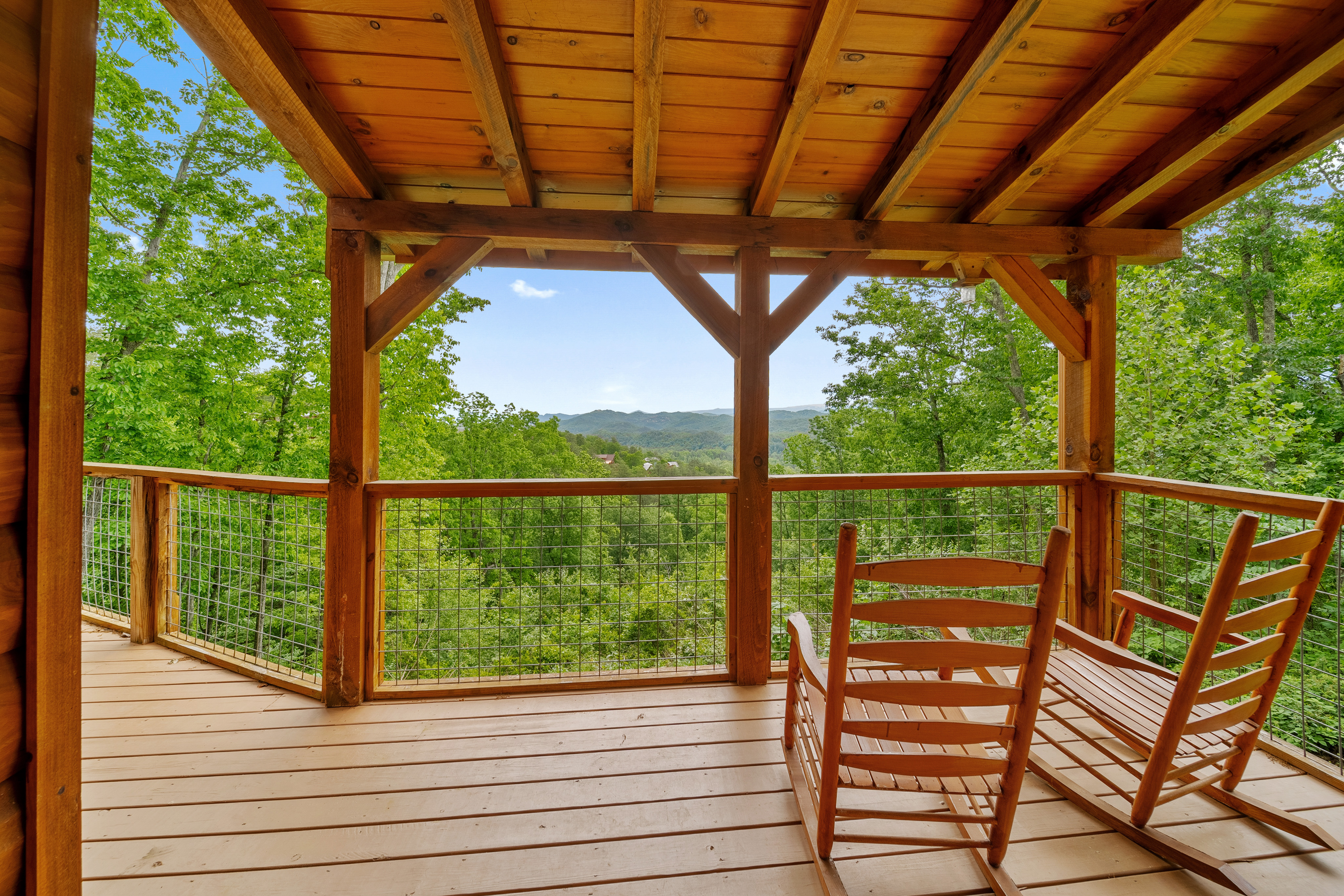 Sevierville, Tennessee, 37862, United States, 5 Bedrooms Bedrooms, ,7 BathroomsBathrooms,Residential,For Sale,1977744