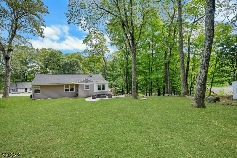 Rockaway Twp., New Jersey, 07866, United States, 3 Bedrooms Bedrooms, ,1 BathroomBathrooms,Residential,For Sale,1940622