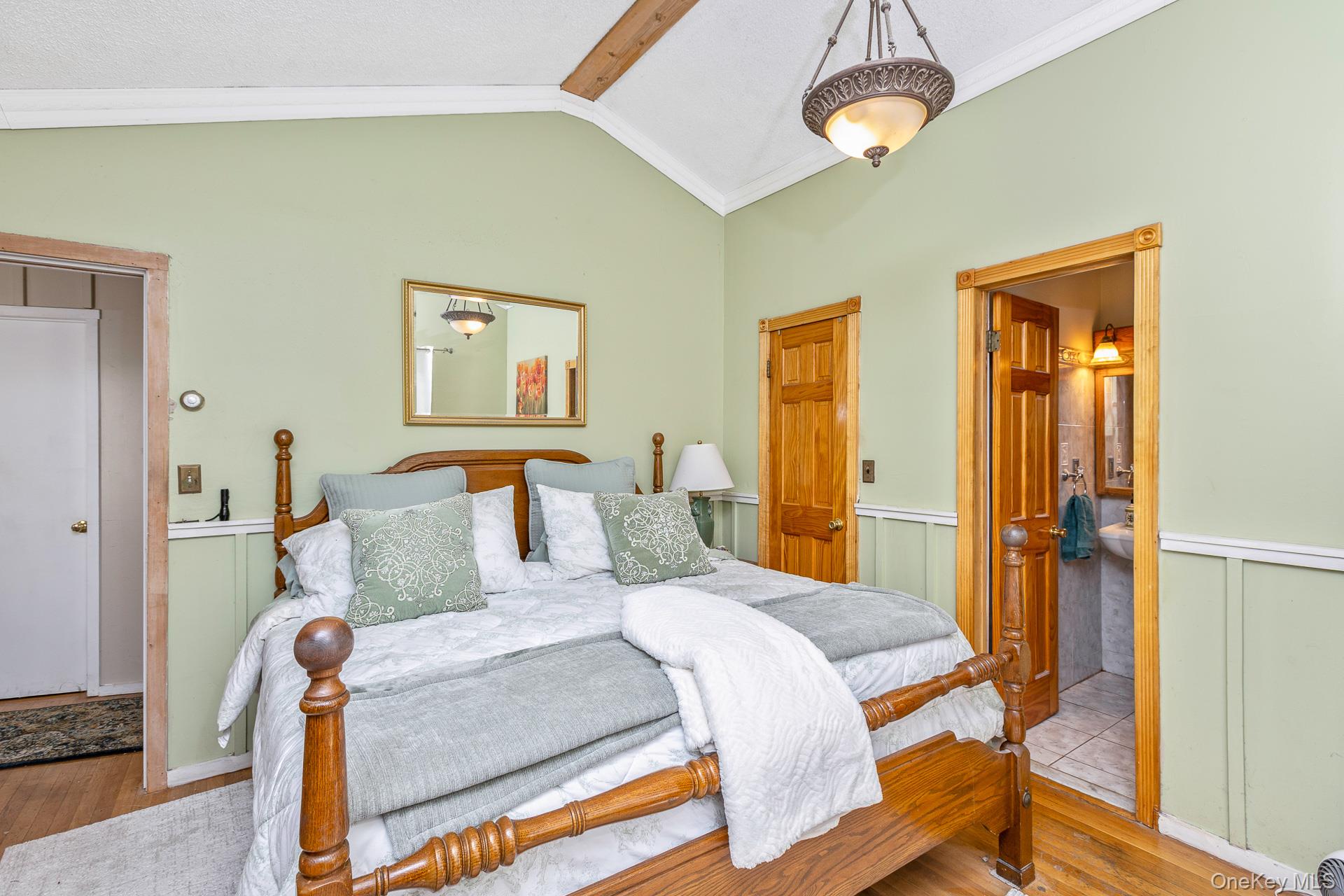 Shoreham, New York, 11786, United States, 3 Bedrooms Bedrooms, ,2 BathroomsBathrooms,Residential,For Sale,1908697