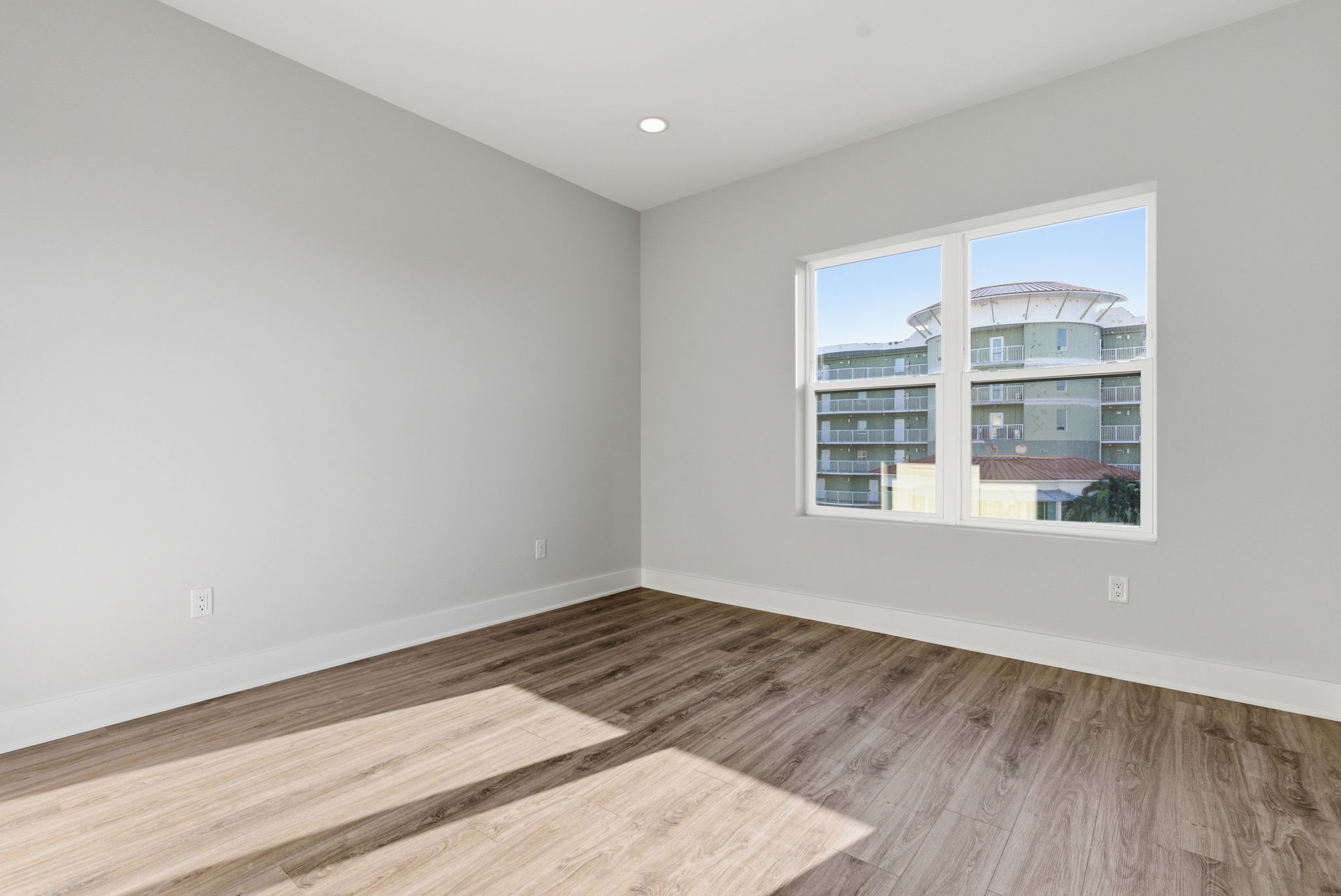 11605 1st St E # 6, Treasure Island, Florida, 33706, United States, 5 Bedrooms Bedrooms, ,4 BathroomsBathrooms,Residential,For Sale,11605 1st St E # 6,1423678