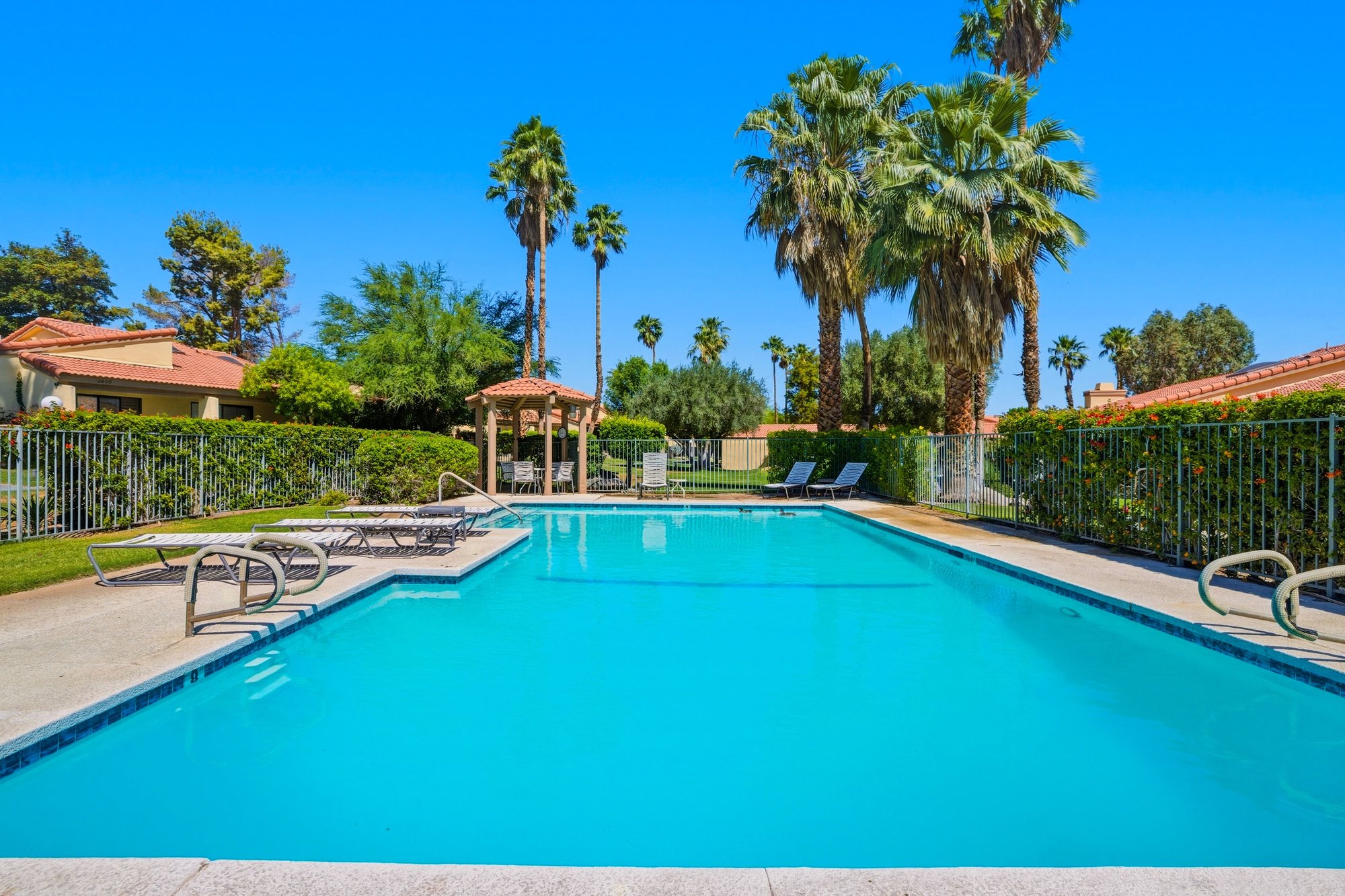  Mid-Century Fixer in Palm Springs Country Club - 物件實景