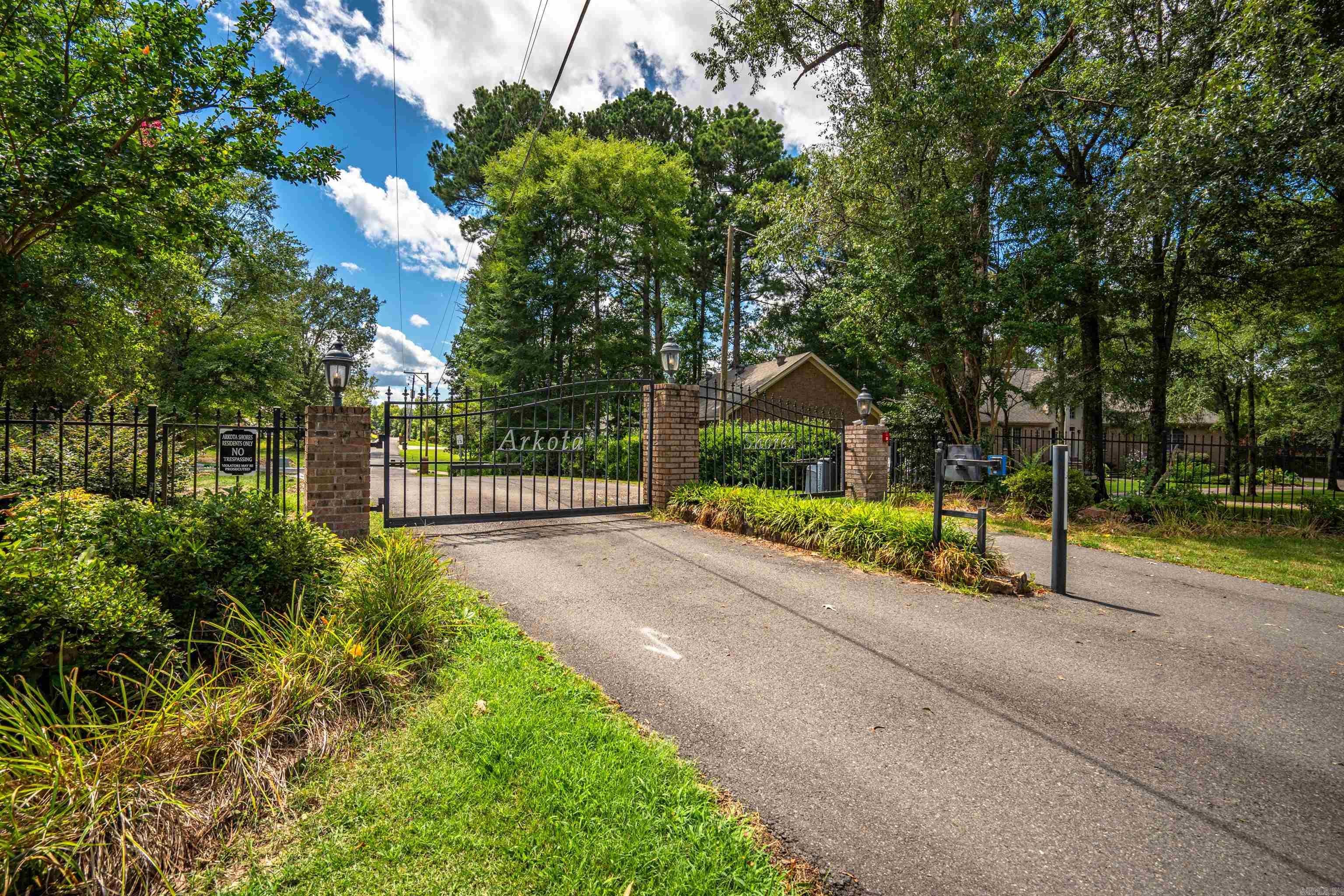 Hot Springs, Arkansas, 71913, United States, 4 Bedrooms Bedrooms, ,4 BathroomsBathrooms,Residential,For Sale,2019314
