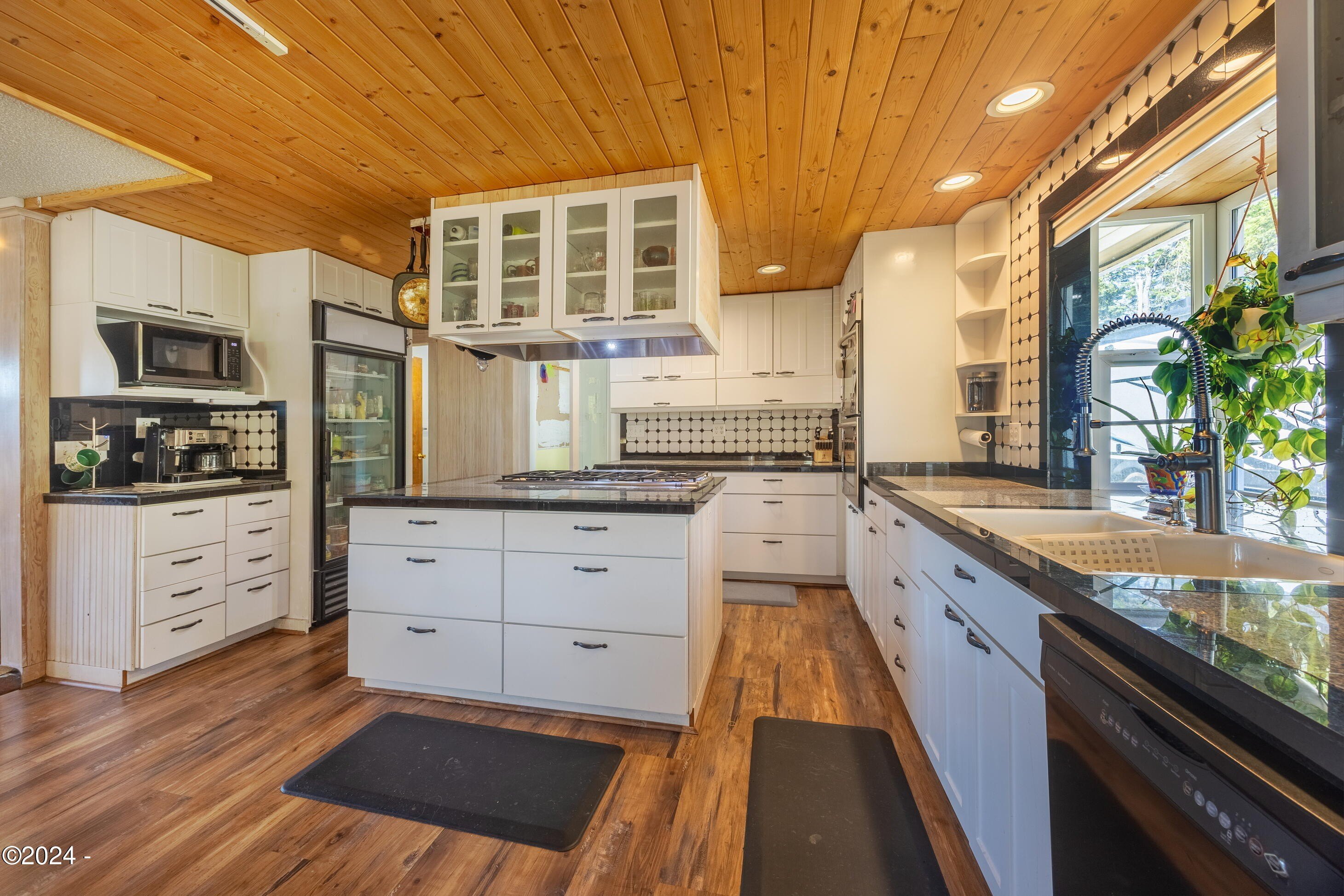 850 SE 31st, Lincoln City, Oregon, 97367, United States, 4 Bedrooms Bedrooms, ,2 BathroomsBathrooms,Residential,For Sale,850 SE 31st,1637852