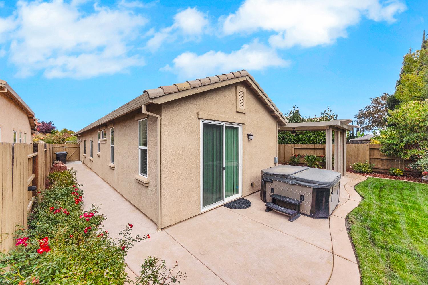 Roseville, California, 95661, United States, 3 Bedrooms Bedrooms, ,2 BathroomsBathrooms,Residential,For Sale,1987670