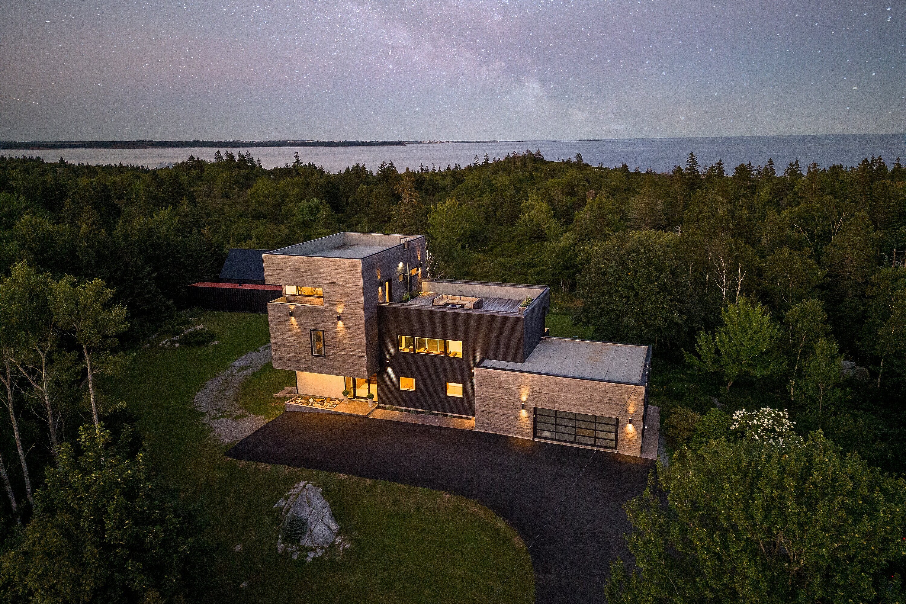  Sleek Modern Designed Home - 物件實景