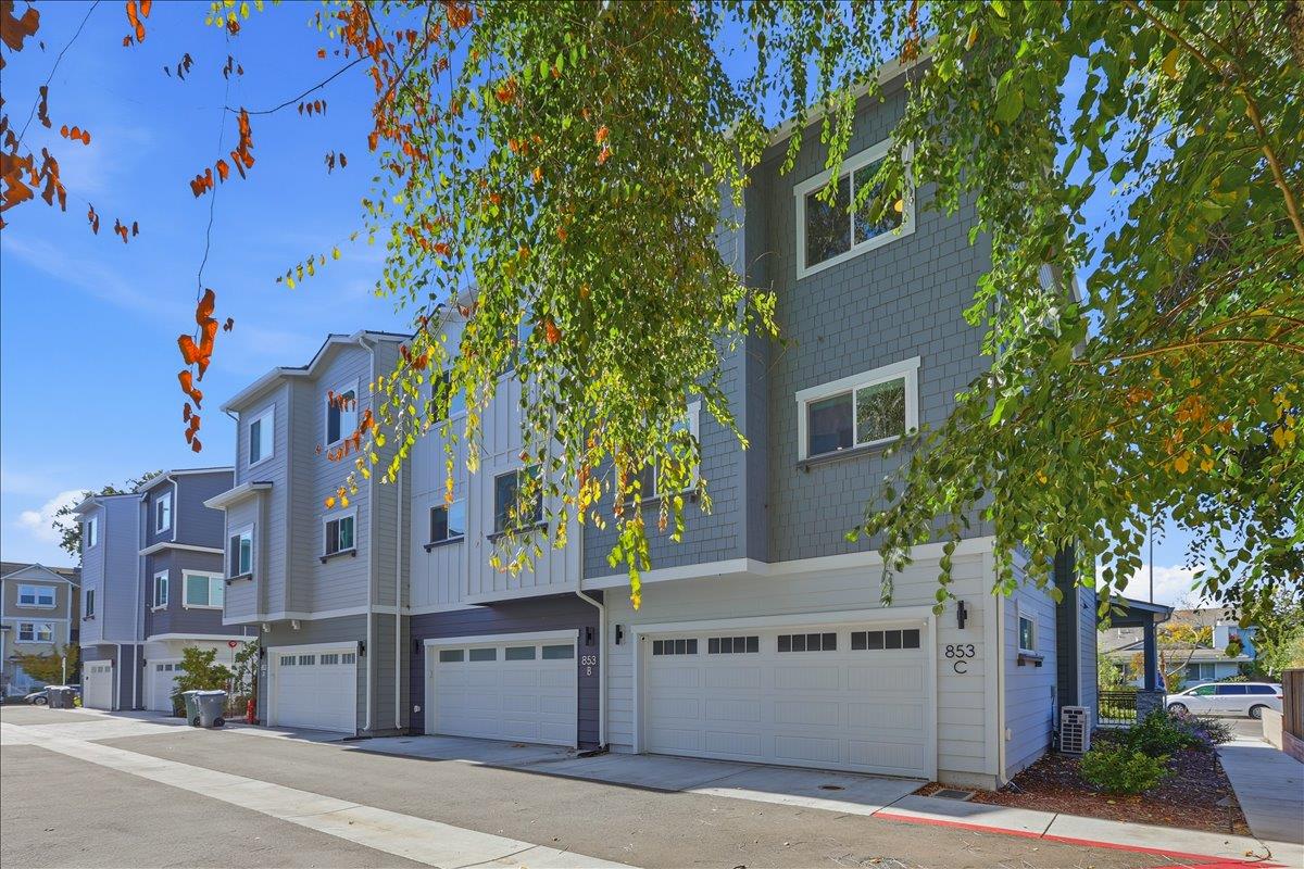 Mountain View, California, 94043, United States, 4 Bedrooms Bedrooms, ,4 BathroomsBathrooms,Residential,For Sale,1989678