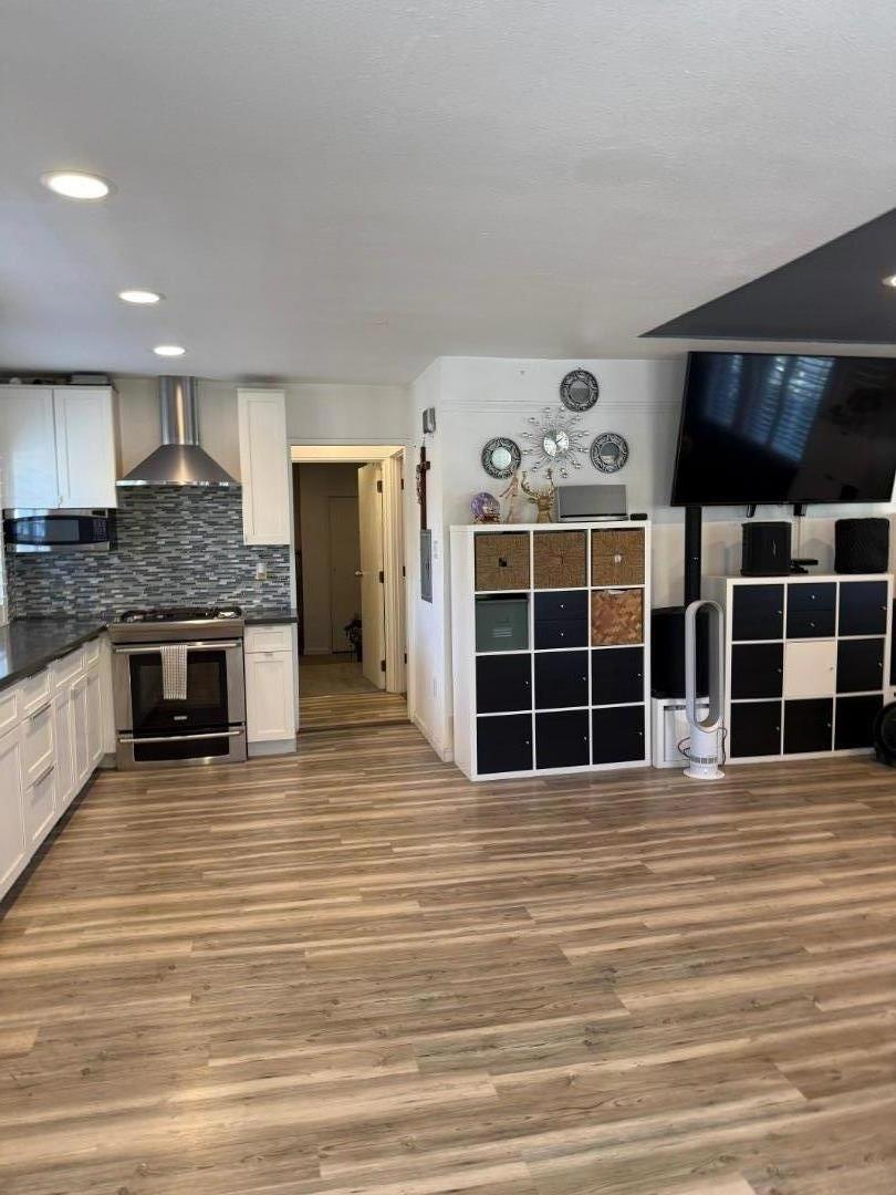 Hayward, California, 94541, United States, 2 Bedrooms Bedrooms, ,1 BathroomBathrooms,Residential,For Sale,1944993