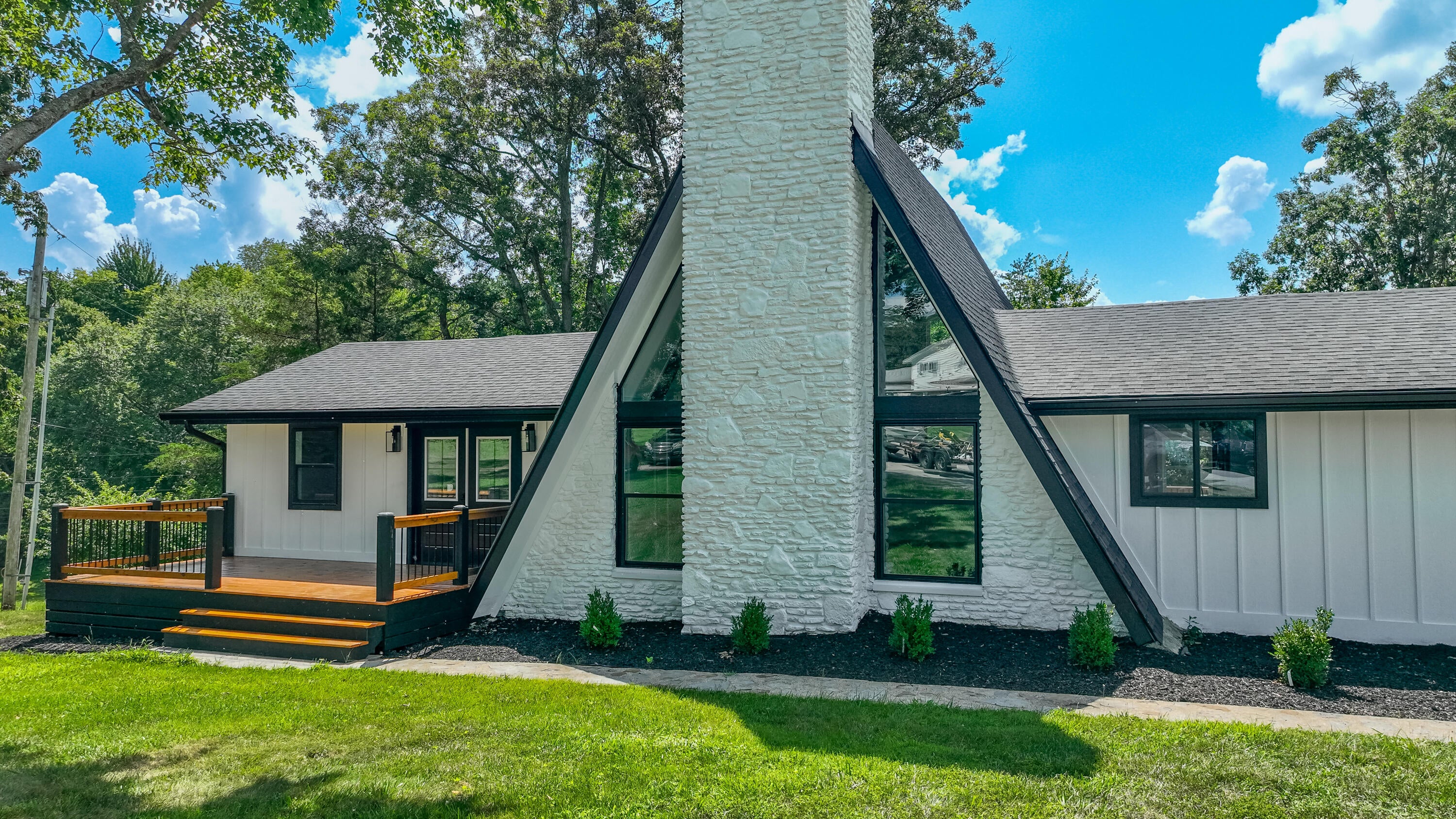 Berea, Kentucky, 40403, United States, 4 Bedrooms Bedrooms, ,4 BathroomsBathrooms,Residential,For Sale,1979235