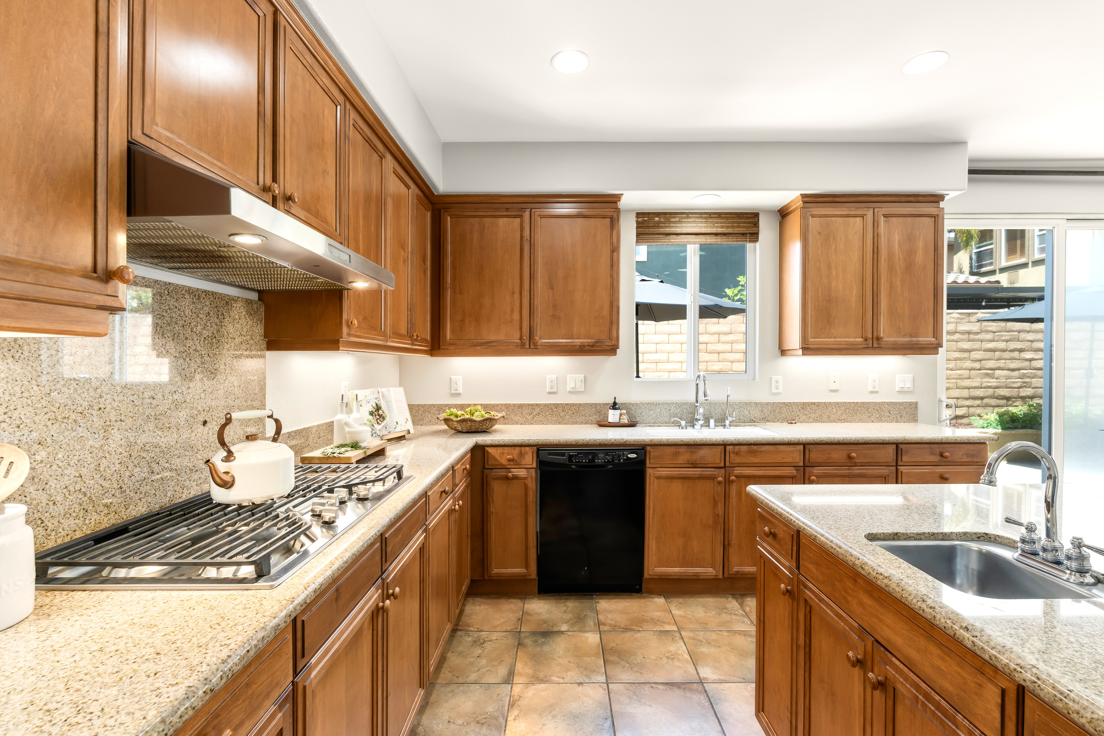  675 Charleston Place, Ventura, CA 93004 - 物件實景