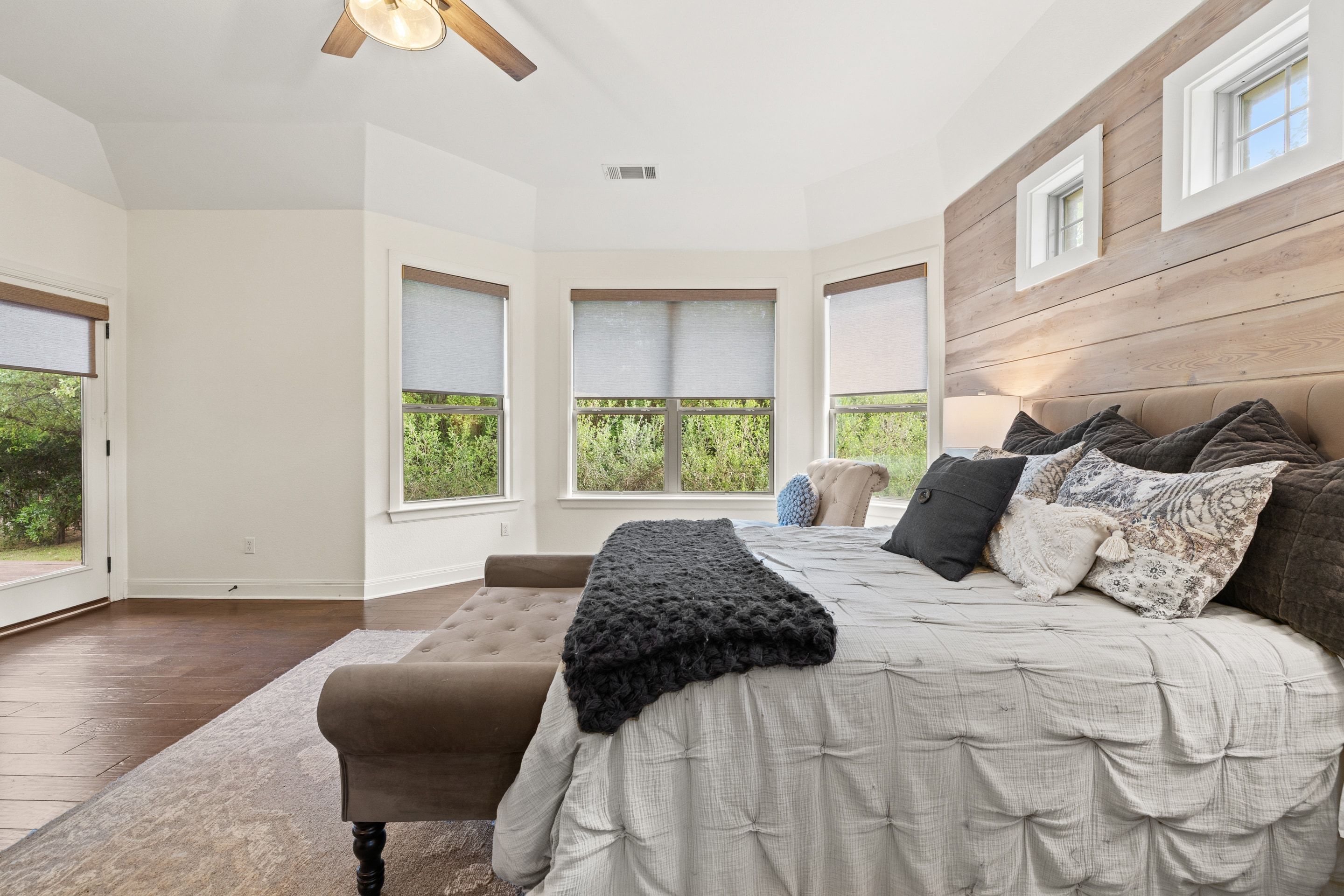  Refined Rocky Creek Living with Private Backyard Oasis - 物件實景