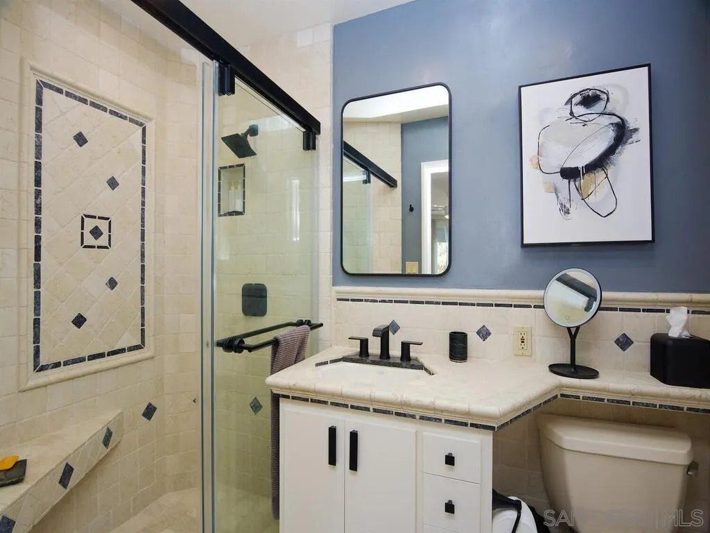 La Jolla, California, 92037, United States, 2 Bedrooms Bedrooms, ,2 BathroomsBathrooms,Residential,For Sale,1985543