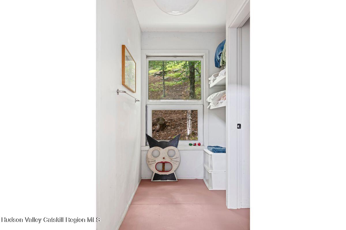 Bearsville, New York, 12409, United States, 3 Bedrooms Bedrooms, ,3 BathroomsBathrooms,Residential,For Sale,1901832