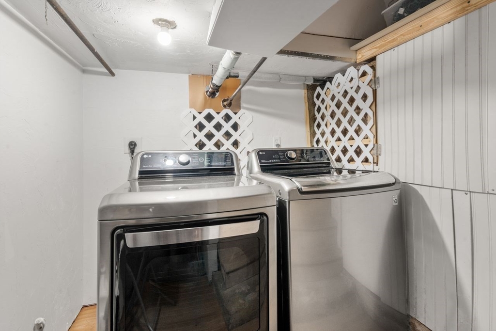 Rockland, Massachusetts, 02370, United States, 3 Bedrooms Bedrooms, ,1 BathroomBathrooms,Residential,For Sale,1968670