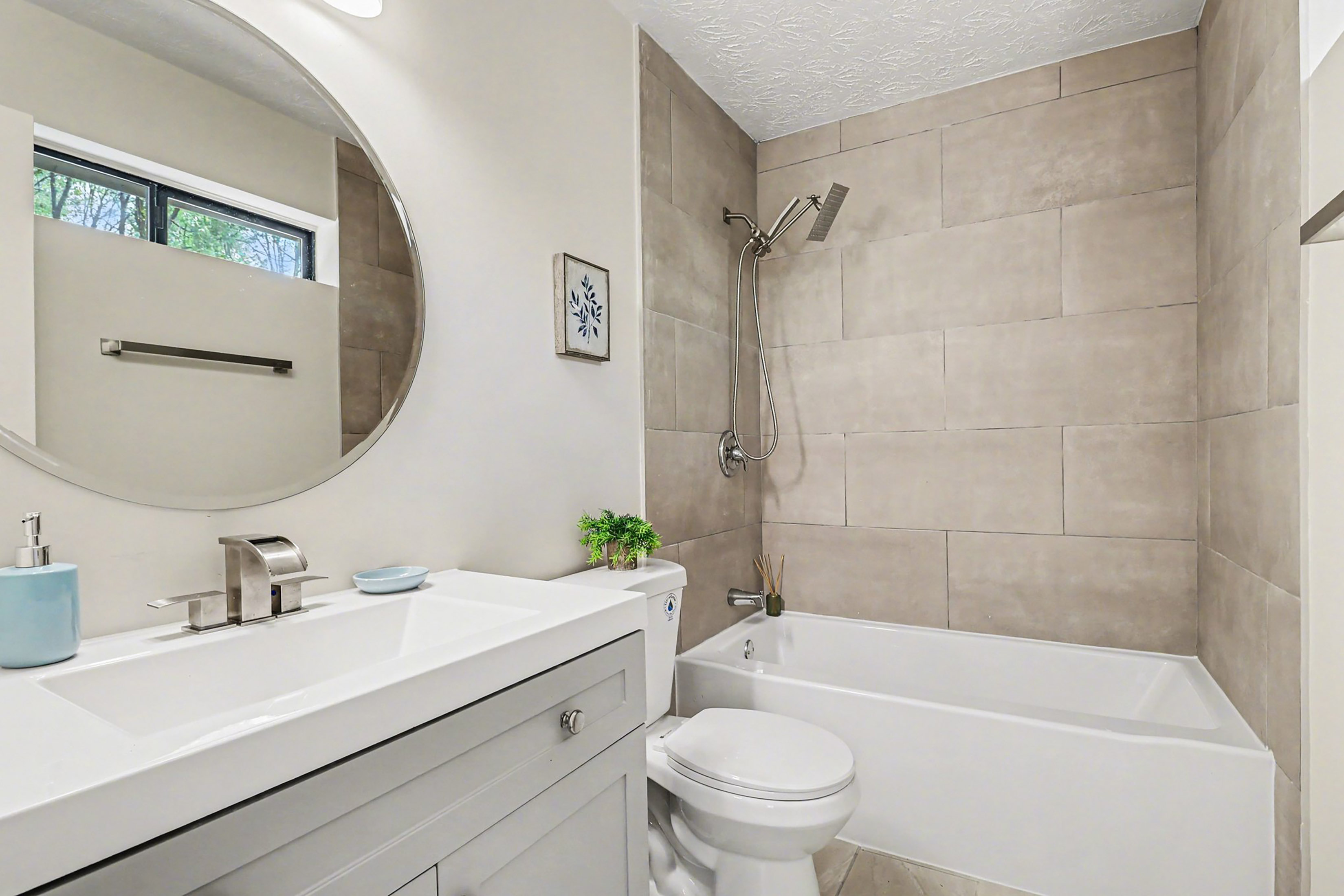  Beautifully Renovated Home in Britton Subdivision - 物件實景