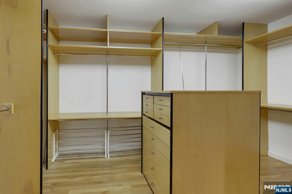 Park Ridge, New Jersey, 07656, United States, 3 Bedrooms Bedrooms, ,5 BathroomsBathrooms,Residential,For Sale,2001843